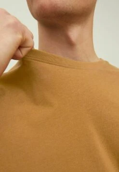 Jack & Jones Jjenoa Ss Crew Neck Noos - T-Shirt Basic - Rubber 10 Jack & Jones Jjenoa Ss Crew Neck Noos - T-Shirt Basic - Rubber -Jack & Jones 176c9de08c2f4d6d9d8f3de920f39ff0