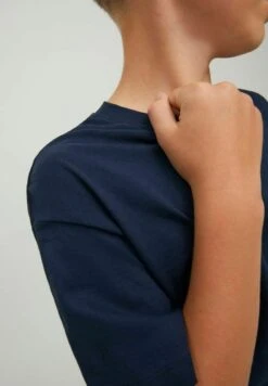 Jack & Jones Junior Schlichtes - T-Shirt Print - Navy Blazer 10 Jack & Jones Junior Schlichtes - T-Shirt Print - Navy Blazer -Jack & Jones 24f10348bd4648ddb941e702041ca6e4