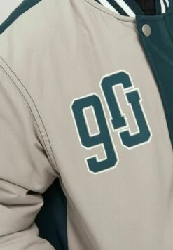 Jack & Jones Junior College - Bomberjacks - Magical Forest -Jack & Jones 2a3daa9fc5da45c985a4f1af1a78fa1c