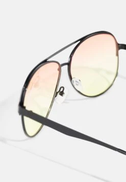 Jack & Jones Jacpilot Sunglasses Unisex - Zonnebril - Black/Orange/Yellow -Jack & Jones 78a1fe31f5e44fbabc3739b31419f79f