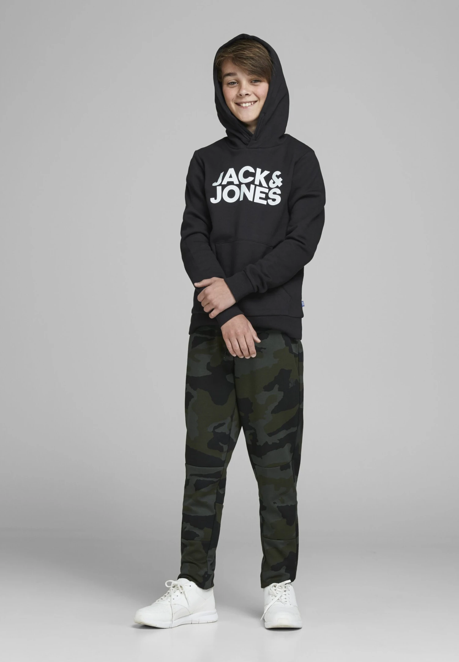 Jack & Jones Junior Jjecorp Logo- Hoodie - Black 1 Jack & Jones Junior Jjecorp Logo- Hoodie - Black
