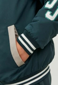 Jack & Jones Junior College - Bomberjacks - Magical Forest -Jack & Jones d2c00faa552a411aa9423f0bb0663d93