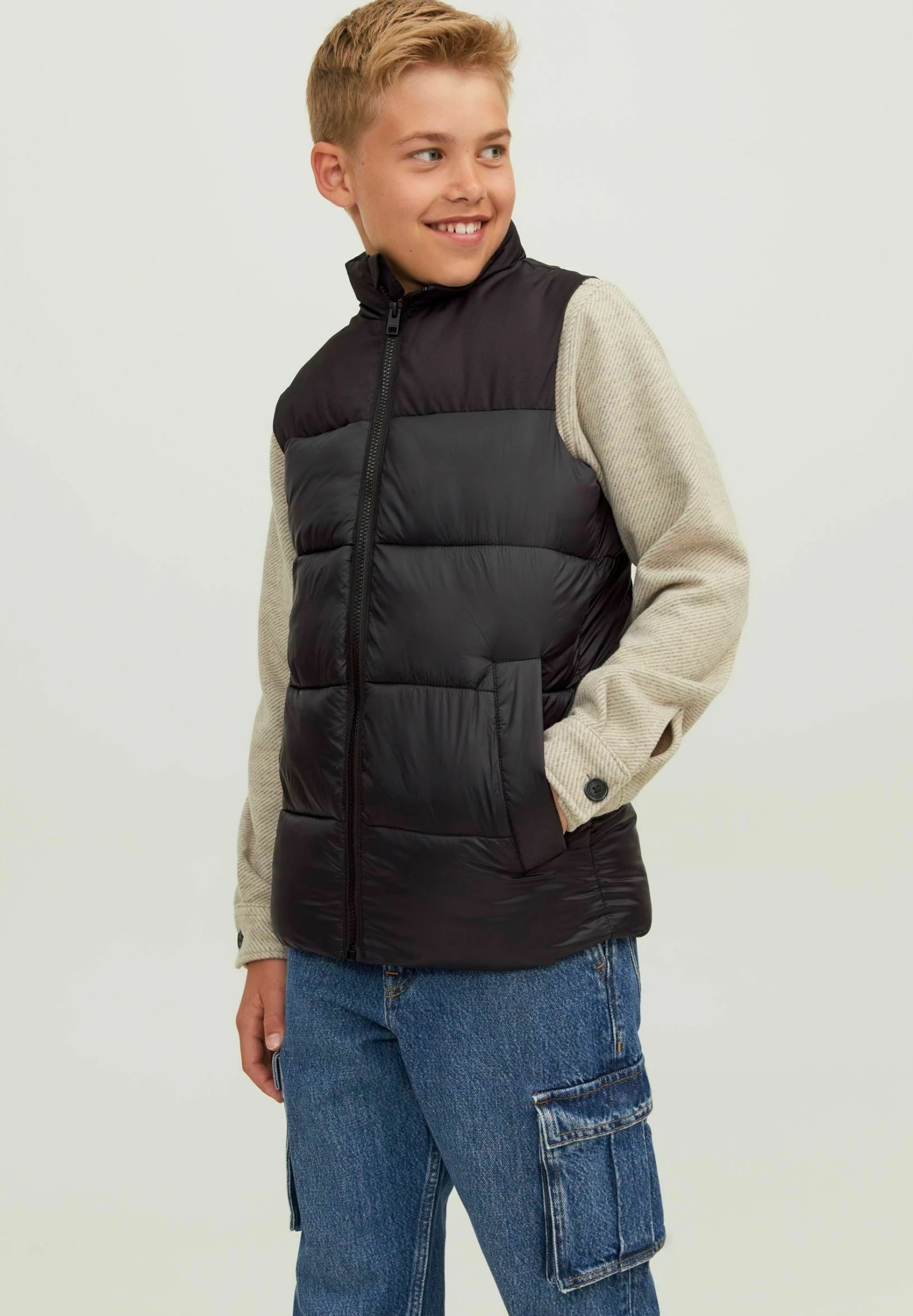 Jack & Jones Junior Bodywarmer - Black 1 Jack & Jones Junior Bodywarmer - Black